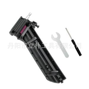 Afilador de brocas portátil Mr Drill con dirección ajustable para brocas helicoidales de carpintería - Product Image 4