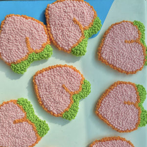 Posavasos de costura hechos a mano con forma de fruta bonita cereza melocotón fresa para decoración del hogar fabricantes superventas posavasos de frutas - Product Image 1