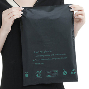 Enveloppes en polyéthylène compostables écologiques noires D2W, sacs auto-adhésifs extensibles pour cadeaux promotionnels - Product Image 3