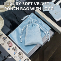 Pochette en velours bleu clair de luxe avec cordon de serrage en ruban, sac d'emballage pour bijoux pour le rangement de petits cadeaux