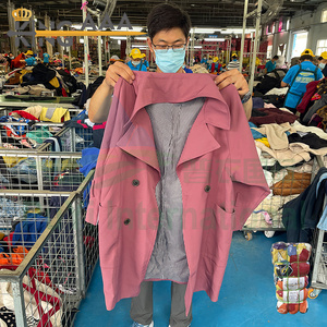 Abrigo cortavientos para mujer tipo grande 100kg ropa de segunda mano abrigo antipolvo ropa usada Japón - Product Image 3