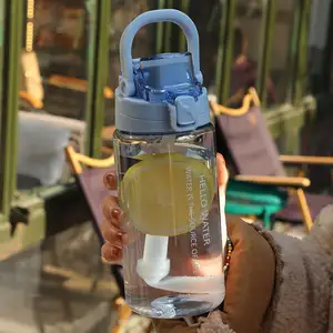 Beliebte Plastikflasche Becher Erwachsene Camping Plastik-Wasserflasche Lebensmittelqualität Kunststoff Reisetasse Flasche individueller Druck akzeptieren