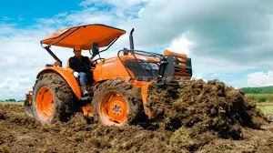 Tractor Agrícola M6040 de 60HP 4WD con Caja de Cambios, Alta Productividad, Uso Pesado, Nuevo - Product Image 3