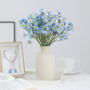 Fleurs artificielles Daisy, blanches et bleues, en plastique et soie, style nordique, décoration intérieure, accessoires de mariage, haute simulation - Product Image 1