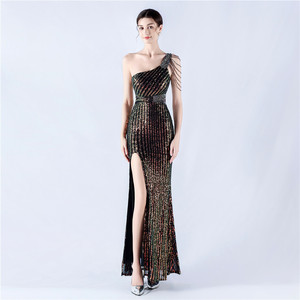 Vestido de Noche con Lentejuelas y Cuentas, de un Solo Hombro, con Cuello Diagonal y Abertura Alta - Product Image 1