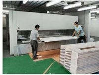 Machine de peinture par pulvérisation CNC entièrement automatique Haute précision pour le revêtement de meubles/portes en bois