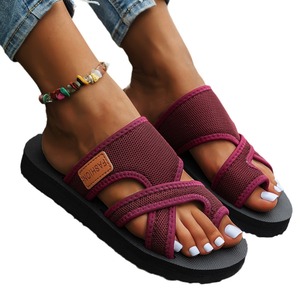 Europäisch-Amerikanische Damen Übergrößen Flache Freizeit-Strandsandalen mit Offener Spitze Neu Eingetroffene Flip-Flops Hausschuhe auf AliExpress - Product Image 6