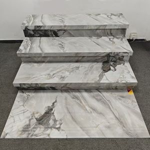 Piastrelle per Scale in Porcellana Effetto Marmo con Illuminazione Integrata, Gradini e Alzate Personalizzabili con Scanalature per Ville - Product Image 3