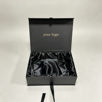 Perruques en cheveux humains personnalisées avec insert en velours satiné, ruban à nouer, boîte-cadeau en carton rigide avec logo