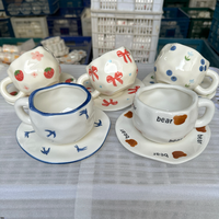 Ensemble de tasses à thé en céramique irrégulières peintes à la main de l'usine de Chaozhou