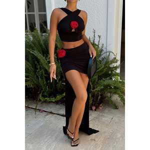 ชุดเซ็ตเสื้อครอปแขนสั้นลายทางสีดำ Marissa พร้อมกางเกงขาสั้นแต่งโลโก้ ความยาวเหนือเข่า สำหรับฤดูใบไม้ร่วง - Product Image 6