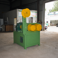 Machine de recyclage des pneus usagés Xinyutian 32,2 kW, équipement de séparation des fils de pneus OTR avec manipulateur de positionnement pour ligne de recyclage