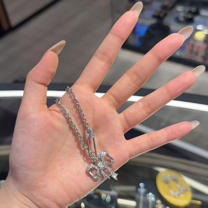 Collier unisexe sportif exquis 2025 Copper Fashion Western Queen Mother Vivienne avec nœud papillon et chaîne en bambou ornée de zircon - Product Image 4