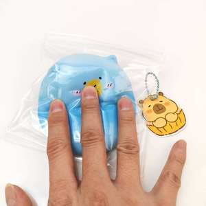 En stock : Jouet anti-stress Capybara mignon à remontée lente, super doux au toucher, balle à presser pour enfants, vente en gros en boîte - Product Image 3