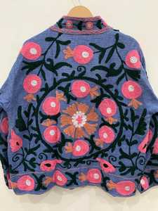 เสื้อแจ็คเก็ตควิลท์ซูซานีงานฝีมือ ปักลายสวยงาม เสื้อโค้ทฤดูหนาวสไตล์โบโฮสำหรับผู้หญิง - Product Image 4