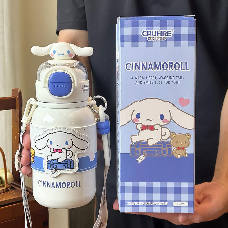 สุนัขหูใหญ่สีขาว