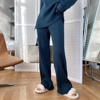 Motif personnalisé automne hiver pull en tricot 2 ensemble de deux pièces vêtements de détente ensemble de pyjama tricoté ensemble de pull pour femmes