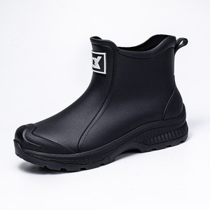 Venta al por mayor Hombres Botas de lluvia al aire libre Antideslizante Moda Adulto Botas de goma cortas Cómodo PVC Botas de lluvia - Product Image 4
