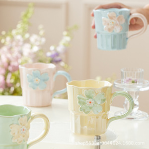 Tasse en porcelaine au design de niche de haute valeur esthétique, motif floral mignon, 250 ml, tasses à thé et soucoupes pour cadeau de fête pour filles et petites amies - Product Image 3