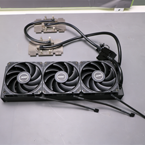 Kit de refroidissement par eau 2 en 1 V100 GPU, radiateur à triple ventilateur pour deux cartes d'accélération IA - Product Image 1