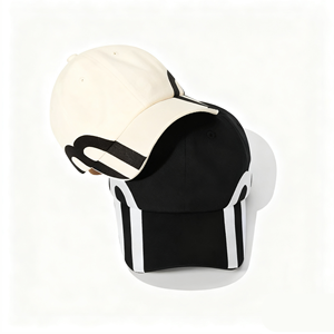 Gorra de Béisbol Minimalista Personalizada con Bordado de Letras Abstractas de Gran Tamaño, Gorra Deportiva de 6 Paneles con Visera Curva en Negro y Crema - Product Image 3