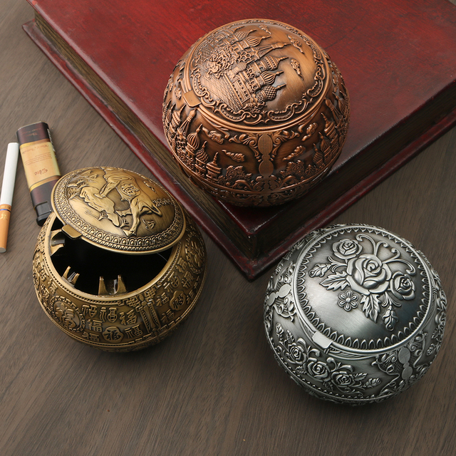 Custom Retro Ball Design Classic Style Odor-Proof Metal Ashtray with Lid Embossed Ash Tray for Smokeless Cigarettes