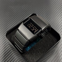 Montres-bracelets numériques sportives rétro carrées pour hommes avec logo personnalisé 2026, montres numériques lumineuses avec logo personnalisé