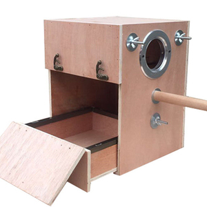 Nichoir en bois écologique et durable personnalisé, <span class=keywords><strong>cage</strong></span> à oiseaux accessoirisée avec des jouets qui couinent pour oiseaux de compagnie - Product Image 1