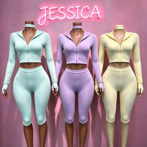 Y2990-Completo Sportivo da Donna 3 Pezzi: Felpa con Zip a Maniche Lunghe, Leggings Capri e Fascia per Capelli Coordinata - Product Image 1