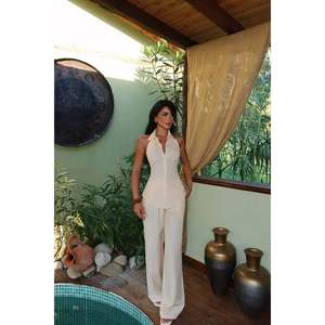 Costume pantalon jaune avec bouton décoratif - Product Image 2