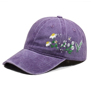 Cappellino da Baseball Morbido con Design Floreale e Elementi come Margherite, Traspirante, Ideale per Camionisti - Product Image 4