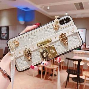 Funda personalizada de cuero real para teléfono móvil, accesorios con tarjeta de juego, listo para enviar - Product Image 1