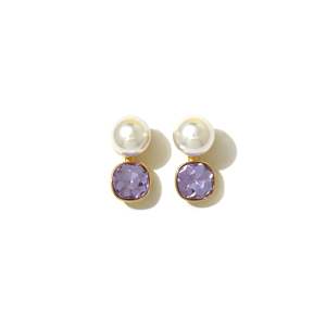 Boucles d'oreilles en cristal avec perle et pierre violette plaquées or PVD en acier inoxydable 316L, durables et résistantes - Product Image 1