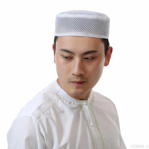 Approvisionnement direct d'usine de chapeaux d'été pour hommes, prêts à porter, bon marché, à thème religieux, d'inspiration islamique, pour la prière. - Product Image 1