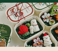 Handgemachtes Weihnachts-Aromatherapie-Duftkerzen-Set in Alien-Form aus Sojawachs-Mischung mit Waldmoos- und Salbei-Düften - Praktisch