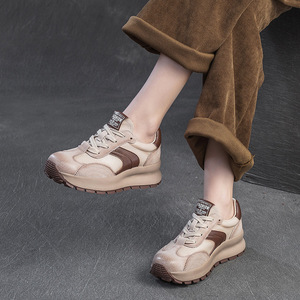 Nouvelles baskets décontractées à semelle épaisse et couleurs assorties, style 2026, pour femmes de petite taille, idéales pour la marche urbaine. - Product Image 1