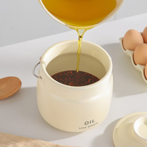 Pot à huile multifonction portable en céramique <span class=keywords><strong>Metka</strong></span> modèle 8366 avec filtre en acier inoxydable 304, capacité de 1500 ml et couvercle - Product Image 2
