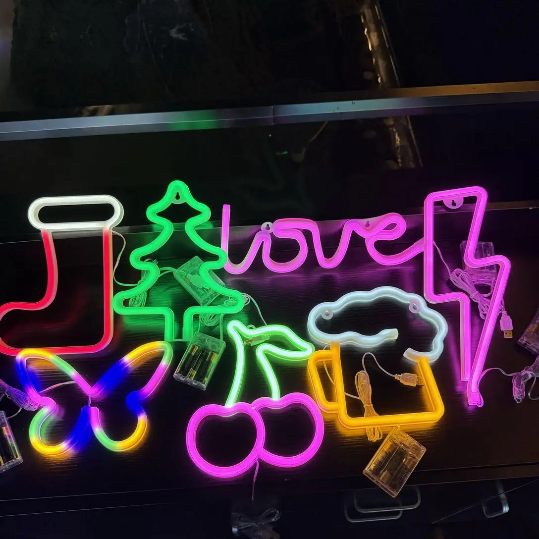 Hot selling powered plastic LED love outdoor sign neon light Christmas indoor decorative light