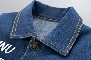 Marché de gros chinois : Ensemble de vêtements pour enfants, trois pièces, style décontracté, imprimé cartoon, ensemble jean pour garçon - Product Image 5