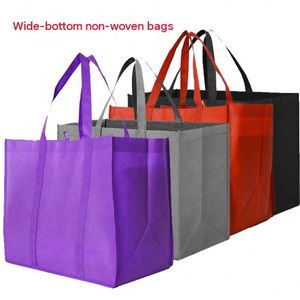 Sac fourre-tout en non-tissé en stock, 41x26x33 cm, fond large, rouge, polyvalent pour cadeaux de mariage et événements - Product Image 1