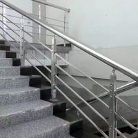 Rampe d'escalier de balcon en acier inoxydable sur mesure avec usinage CNC SUS 304, design industriel, fixation au sol, certifiée CE