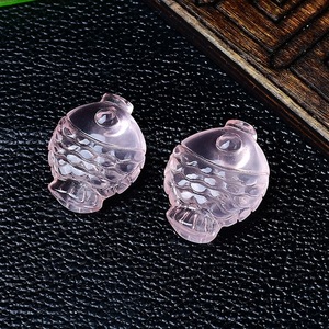 Pendentif poisson quartz rose naturel de style Feng Shui et accessoire de collier de bracelet sculpté en pierre brute pour l'abondance chaque année - Product Image 6