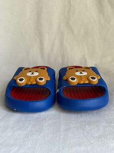 Pantofole con Design Orso Blu 24-31MM Antiscivolo in PVC per Tutte le Stagioni - Product Image 4