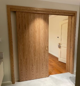 Portes coulissantes de <span class=keywords><strong>grange</strong></span> modernes en bois de pin massif imperméable pour la décoration intérieure d'appartement - Product Image 1