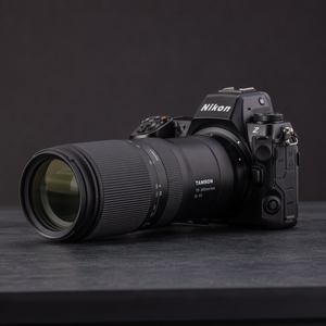 Lente Teleobjetivo Profesional Tamron 70-300mm F/4.5-6.3 Di III RXD Original Usado para Montura <span class=keywords><strong>Nikon</strong></span> Z Z5 <span class=keywords><strong>Z6</strong></span> <span class=keywords><strong>II</strong></span> Z7 <span class=keywords><strong>II</strong></span> Z8, Probado en Perfecto Estado - Product Image 5