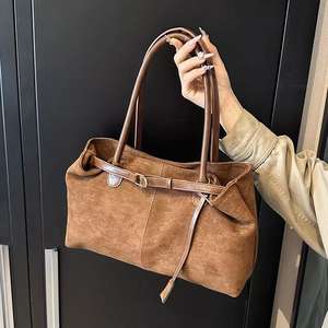 Sac à main en cuir suédé moyen avec boucle en métal Fourre-tout de grande capacité pour sac à bandoulière ou à poignée supérieure - Product Image 1