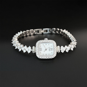 Reloj de Lujo ODM OEM con Logotipo Personalizado, Zirconia, Diamantes, Cuarzo, Caja de Latón, Esfera de Cristal Mineral, Resistente al Agua 3BAR, Estilo Ejecutivo y Elegante - Product Image 3