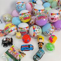 Capsule en plastique de 75 mm en gros avec jouet surprise à l'intérieur, figurines d'action miniatures assorties, voiture à rétrofriction, jeu City Twist Egg Toy