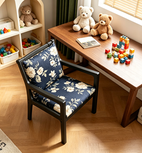 Fauteuil moderne en bois massif de style mid-century avec revêtement floral bleu marine pour salon, chaise de détente, mobilier de maison - Product Image 2