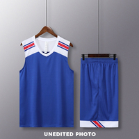 Set Olahraga Pria H LQF-34 100% Poliester V-neck Tanpa Lengan Celana Pendek Kasual Musim Panas Cepat Kering Bernapas Celana Pendek Olahraga Khusus